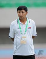 FUSSBALL INTERNATIONAL: Trainer Kim Jong Hun (Nordkorea)