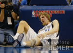 Basketball NBA  Dallas Mavericks  vs. San Antonio Spurs Nowitzki (M)  mit Knieverletzung