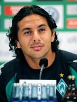 FUSSBALL 1. BUNDESLIGA: Pressekonferenz Werder Bremen mit Neuzugang Pizarro