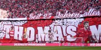 Fussball 1. Bundesliga 24/25: FC Bayern Fans verabschieden Thomas Mueller mit einer Choreo