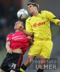 Fussball 1. Bundesliga: Nuernberg - Dortmund, Zweikampf