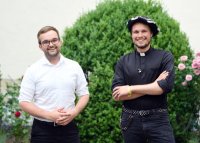 Kuenftige Priester Thomas Kley (li) und Michael Schoenball /Dioezese Rottenburg - Stuttgart