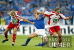 FUSSBALL 1. Bundesliga: Schalke - Koeln, Zweikampf