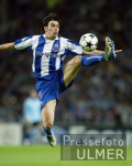 FUSSBALL CHL   Nuno Valente (FC P) am Ball