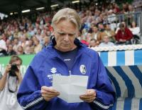 Fussball 2. Bundesliga SC Freiburg   Trainer Volker Finke