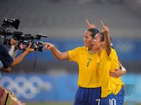 FUSSBALL  Olympia 2008   Halbfinale  Frauen   Brasilien - Deutschland