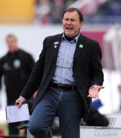 2. Fussball Bundesliga : Trainer Ewald Lienen (1860 Muenchen)