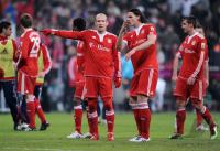 Fussball 1. Bundesliga : Arjen Robben mit Daniel van Buyten (v. li., FCB)