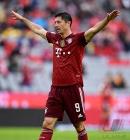Fussball 1. Bundesliga Saison 21/22: FC Bayern Muenchen -  Hertha BSC Berlin