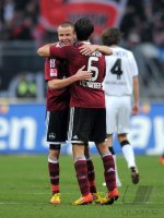 Fussball 1. Bundesliga, Saison 2011/2012:  Adam Hlousek (li.) mit Dominic Maroh (1 FC Nuernberg)