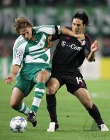 Fussball CHL Rapid-FC Bayern; Zweikampf