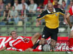 Fussball 2. Bundesliga: Oberhausen - Reutlingen, Zweikampf