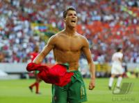 Fussball International Euro 2004:    JUBEL Cristiano RONALDO (POR)