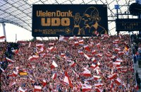 Fussball Anzeigetafel mit Spruch fuer Udo LATTEK .