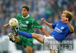 Fussball 1. Bundesliga: Schalke - Bochum, Zweikampf