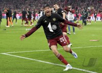 Fussball 1. Bundesliga Saison 21/22: JUBEL FC Bayern Muenchen feiert die 32. Meisterschaft