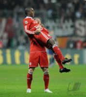 Fussball JUBEL FC Bayern Muenchen; SCHWEINSTEIGER und BRAAFHEID