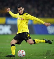 Fussball: 1. Bundesliga Saison 2010/2011: Dortmund, SAHIN Einzelaktion