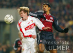Fussball 1. Bundesliga: Stuttgart - Muenchen, Zweikampf