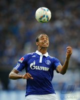 Fussball 1. Bundesliga, Saison 2011/2012: Schalke, MATIP am Ball