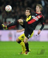 Fussball: 1. Bundesliga Saison 2010/2011: Leverkusen, KIESSLING am Ball