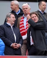 Fussball 1. Bundesliga, Saison 2011/2012:  (v. li.) Karl Hopfner (FC Bayern) Praesident Werner Spinner (1. FC Koeln) und Harald Toni Schumacher (1. FC Koeln)