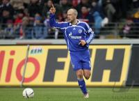 Fussball 1. Bundesliga: Schalke, ERNST Einzelaktion