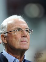 FUSSBALL CHL  Saison 10/11: Franz Beckenbauer