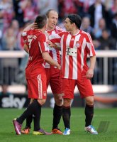 Fussball 1. Bundesliga : JUBEL nach dem TOR zum 1:0 mit Franck Ribery, Arjen Robben, Danijel Pranjic (v.li., FC Bayern Muenchen)