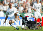 FUSSBALL 1. Bundesliga  Gladbach - Koeln, Zweikampf