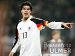 Fussball deutsche Nationalmannschaft, BALLACK zeigend