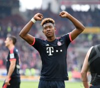 Fussball 1. Bundesliga Saison 15/16: VfB Stuttgart - FC Bayern Muenchen