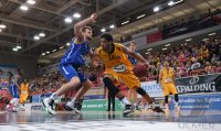 Basketball 1. Bundesliga 14/15 Hauptrunde:  Walter Tigers Tuebingen - FRAPORT SKYLINERS