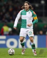 Fussball, Champions League: Bremen, FRINGS Einzelaktion