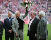 Fussball 1. Bundesliga  Saison 2010/2011:   Geburtstag  Franz Beckenbauer