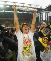 JUBEL  beim Meister  BVB / Sebastian Kehl  mit Schale