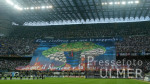 FUSSBALL CHL  Inter Fans mit Riesenplakat