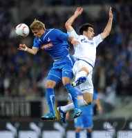 Fussball 1. Bundesliga : Boris Vukcevic (li, TSG 1899 Hoffenheim) gegen Jose Manuel Jurado (re, FC Schalke 04)