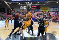 Basketball 1. Bundesliga 16/17 Hauptrunde: Walter Tigers Tuebingen - Alba Berlin