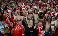 Fussball CHL  Saison 2013/2014: FC Bayern Muenchen Fans feiern den Sieg