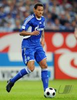 Fussball 1. Bundesliga, Schalke: JONES Einzelaktion am Ball