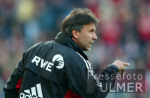 FUSSBALL 1. Bundesliga: Leverkusen, HOERSTER