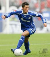 Fussball 1. Bundesliga: Schalke, OEZIL Einzelaktion