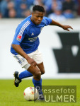 Fussball Bundesliga: S04, Mpenza Einzelaktion