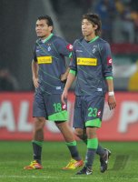 Fussball 1. Bundesliga, Saison 2011/2012:  Juan Arango, Yuki Otsu (v. li., Borussia Moenchengladbach)