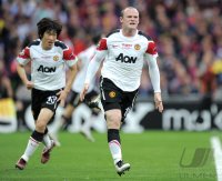 Fussball Champions League Finale 2011:  JUBEL Wayne Rooney  mit Ji - Sung Park (v. li., Manchester United FC)