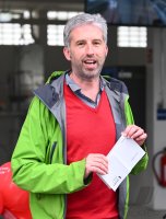 Oberbuergermeister Palmer nimmt die Radgarage am Tuebinger Hauptbahnhof in Betrieb