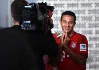 Fussball 1. Bundesliga 15/16: Thiago Alcantara (FC Bayern Muenchen)