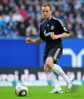 FUSSBALL, 1. BUNDESLIGA, 27. Spieltag: Schalke, RAKITIC am Ball