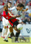 Fussball 1. Bundesliga: Hannover - Bayern, Zweikampf